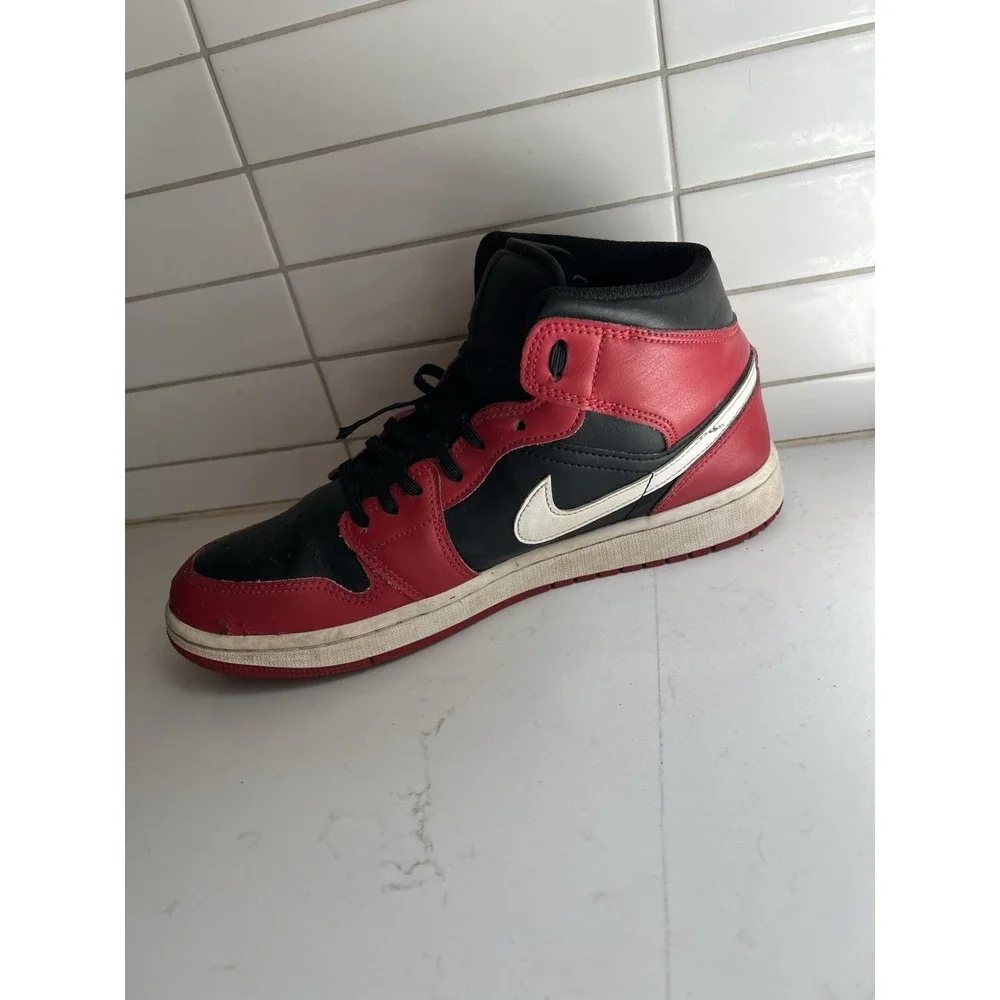 MEN'S AIR JORDAN 1 MID BLACK WHITE GYM RED SHOES DQ8426 061